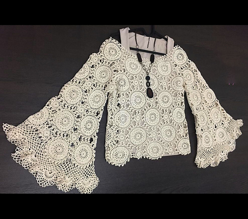 Bell-sleeve blonder flott topp - ThePoshCrochet