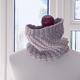 The Lowen Cowl