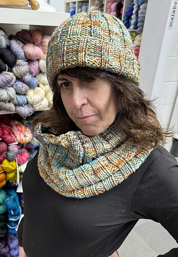 HOWL, A Hat & Cowl Pattern photo 3