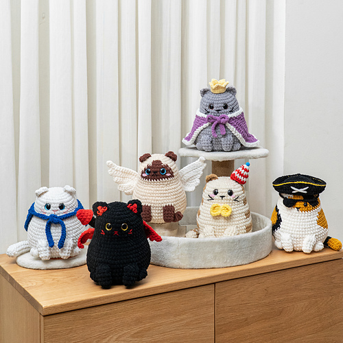 Themed Cats
