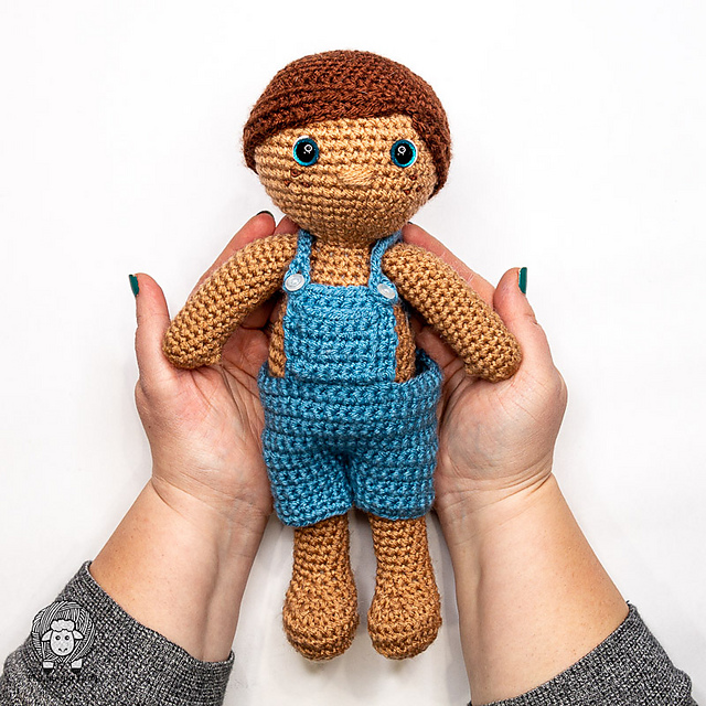 Ravelry: Amigurumi Overall Shorts pattern by Ashley Parker