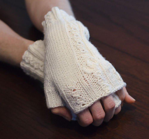 Bridal Falls Gloves photo 2