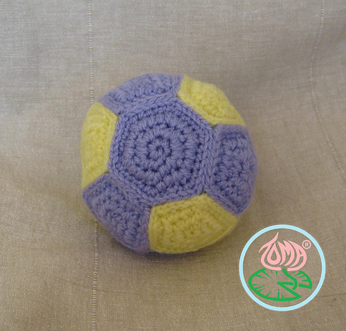 AMIGURUMI FOOTBALL / SOCCER BALL + 2 variations photo 4