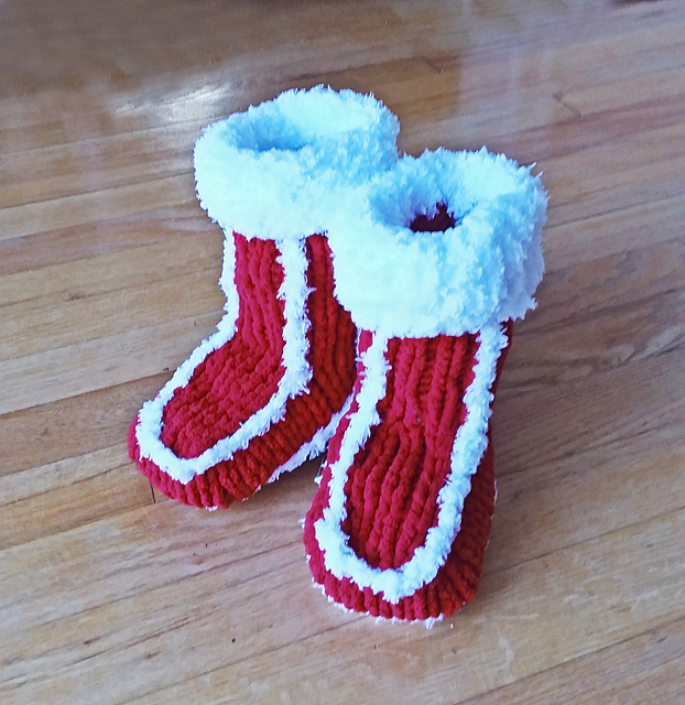 Ravelry: Sherpa Boot Slippers pattern 