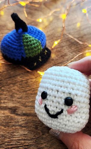 Close-up of the textured crochet stitches on the NASA RISE mascot body.