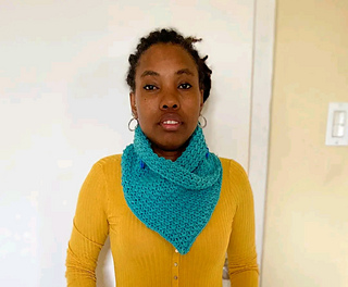 Beginner friendly crochet cowl pattern