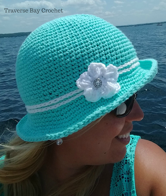 Elegant Sun Hat pattern by Laura Wilson