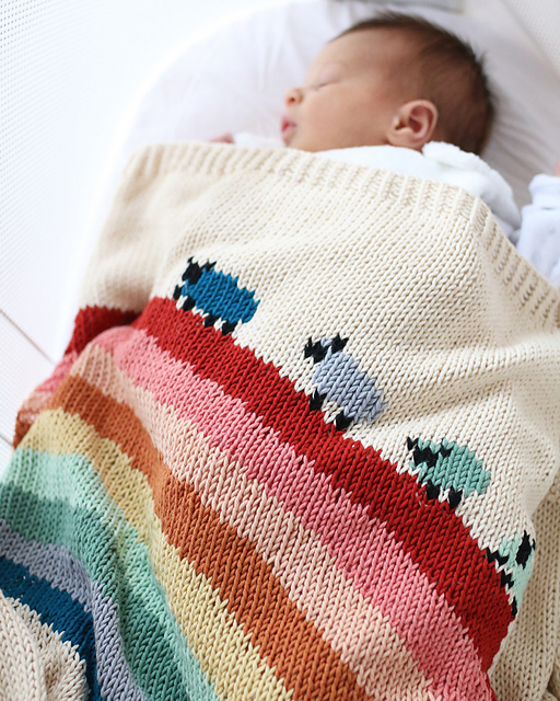 Ravelry baby rainbow blanket pattern by Trust the mojo