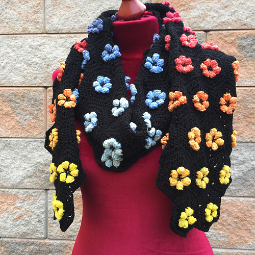 Ravelry Flower Shower Blanket pattern by Kirsten Ballering