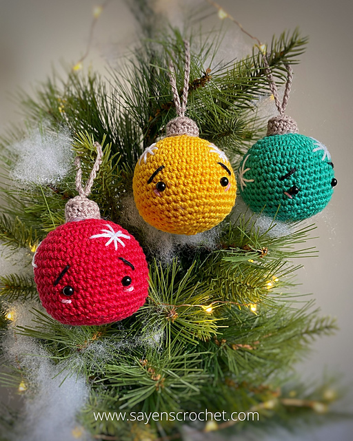 Ravelry Christmas Balls Ornament pattern by Sayens Crochet