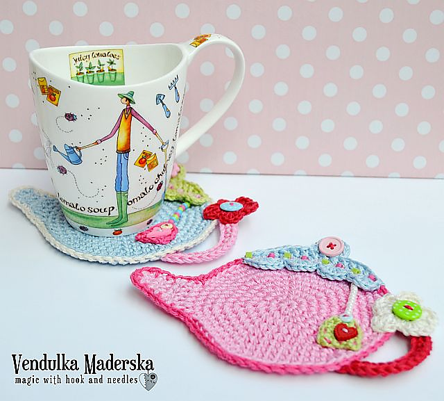 Ravelry Teapot coaster pattern by Vendula Maderska