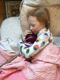 Mama found Ivy asleep with Marianna