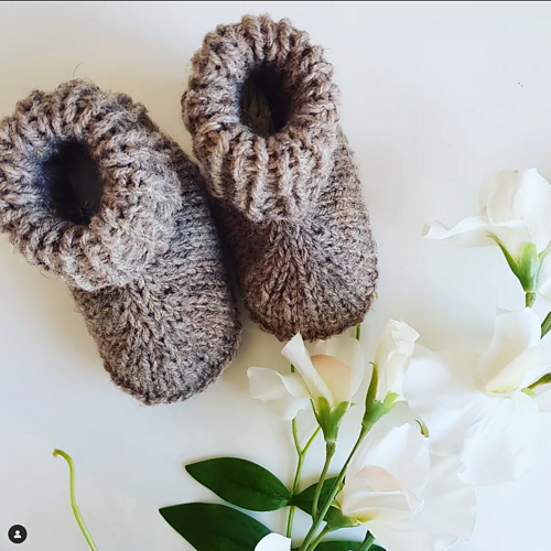 Ravelry Simple Baby Booties pattern by Dana Drauschke