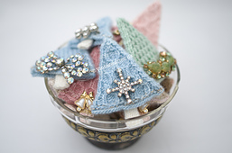 Knitted Xmas trees in 5 different designs