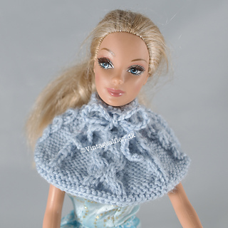Susie cape with a honey comb cable at front