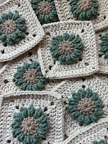 Flower Granny Square Tote Bag photo 6