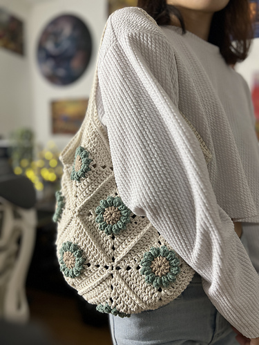 Flower Granny Square Tote Bag photo 2