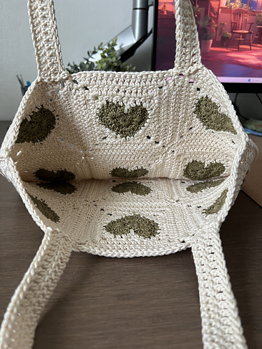 Hjerte granny square veske - Viv Crochets