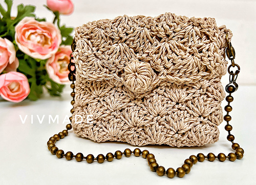 Ravelry: Shelly pouch pattern by Vivian Khoo