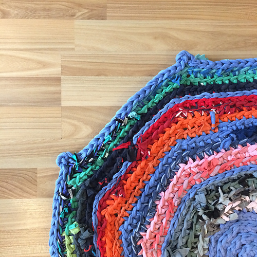 T-Shirt Yarn Rug photo 2