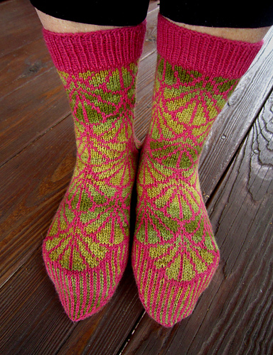Ravelry: Ginko Socks pattern by Dela Hausmann