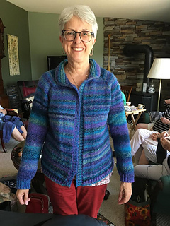 Sandy modelling jacket at Knitters Meeting