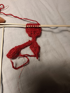 Knitting the big leaf