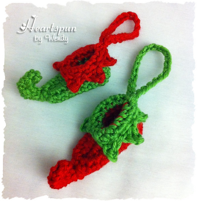 Ravelry Mini Elf Shoe Christmas Ornament pattern by Wendy Connor