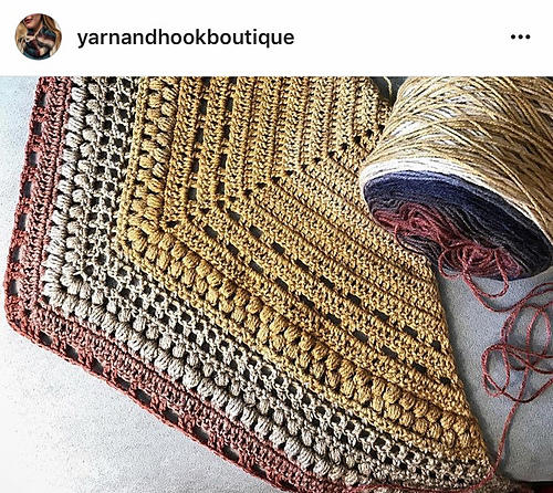 Love how @yarnandhookboutique used 2 mandala cakes.
