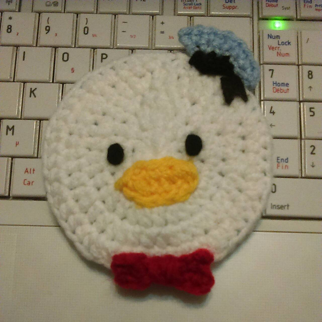 Ravelry Donald Duck Coaster pattern by Jesscrafting
