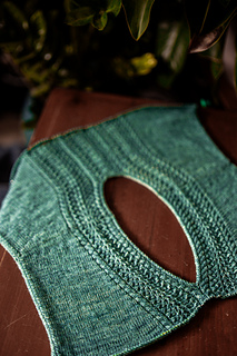 Thoughtful from the cast-on—short row shaping at the neckline and shoulders gives the tee its clean line and easy fit.