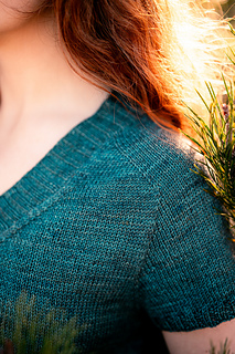 Model wearing size 40" with 4" ease © Wool & Pine © Wool & Pine