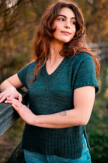 Model wearing size 40" with 4" ease © Wool & Pine © Wool & Pine