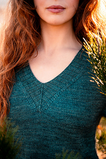 Model wearing size 40" with 4" ease © Wool & Pine © Wool & Pine