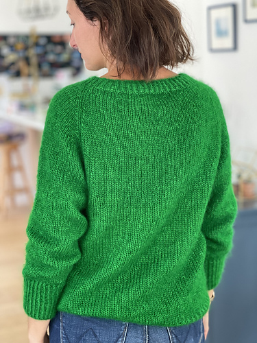 Valeria Genser - Lucy Bogart