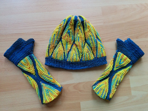 Magyar Zene hat and wrist warmers photo 2