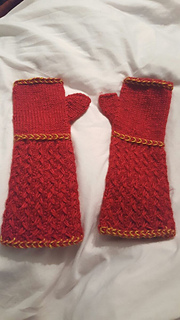 Ravelry: Xyriath's Battle Gauntlets
