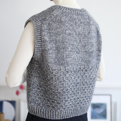 Ravelry: Flocon Slipover pattern by Rui Yamamuro