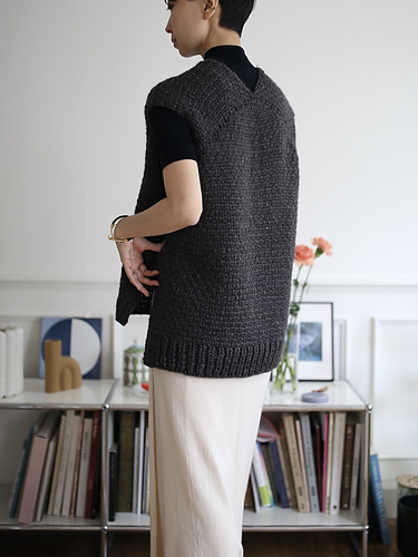 Ravelry: Grid Slipover pattern by Rui Yamamuro