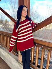 Shown in Unity Worsted in Garnet (MC) and Natural (CC)