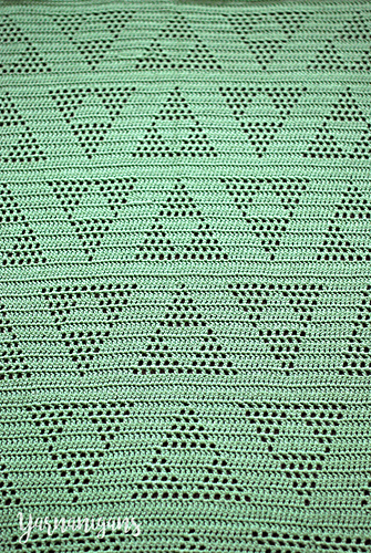 Triangle "Triforce" Motif Baby Blanket photo 3