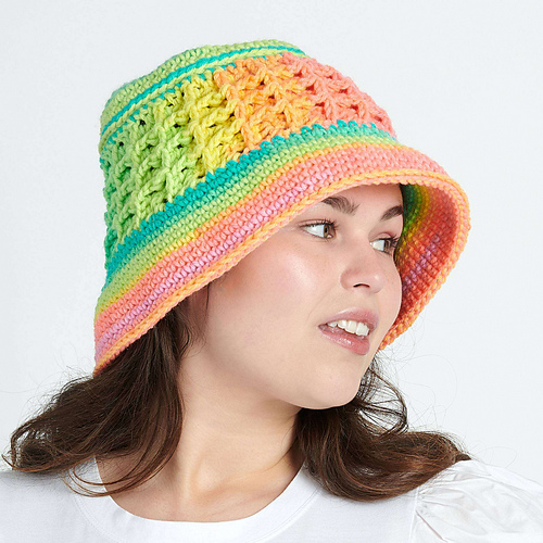 Ravelry bucket of waffles hat pattern by yarnspirations design studio