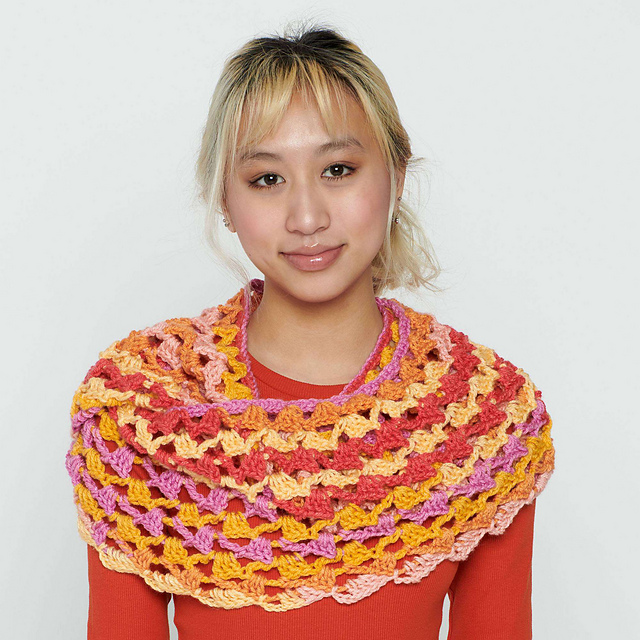 Ravelry Cinnamon Swirl Cowl pattern by Yarnspirations Design Studio