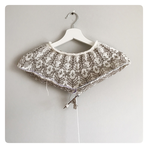 Ravelry: pinia pattern by Isabell Kraemer