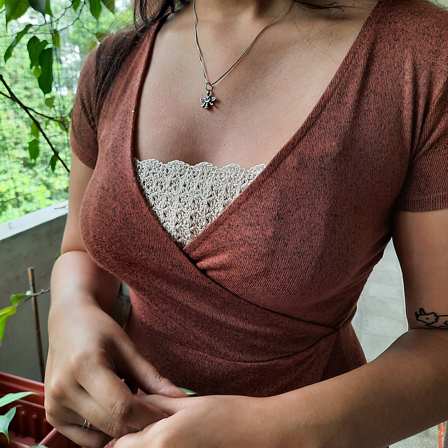 Ravelry: Ziba Mock-Cami pattern by Dina Sengupta