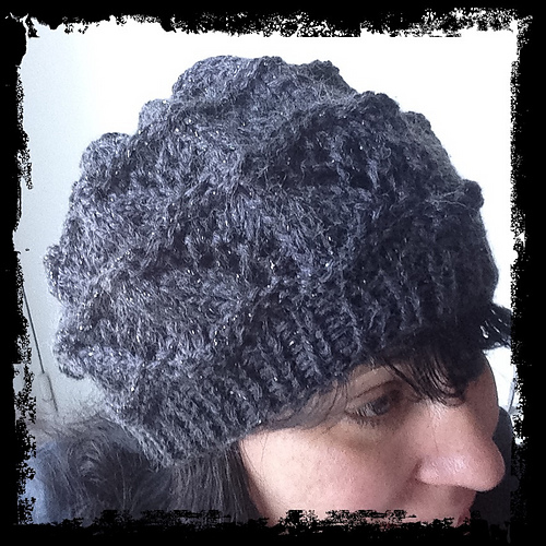 Naida Beret & Fingerless Gloves photo 3