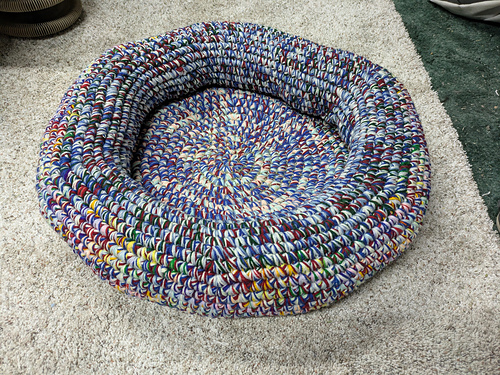 Yarn Eater Pet Bed