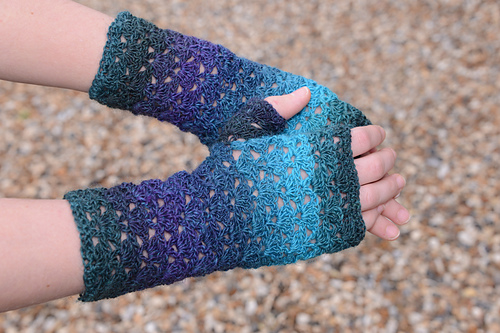 Hermione Shell Mittens photo 8