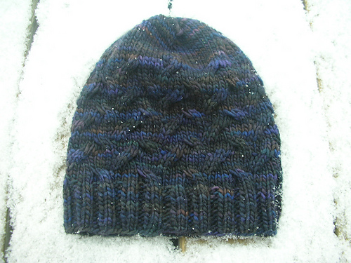 One skein hat and wristlettes photo 1