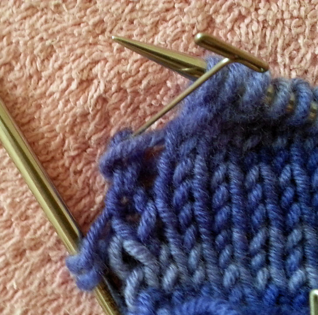 Ravelry aficioknito's Fix a Dropped Double Stitch